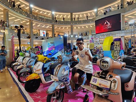 BEACHWALK CINEMA potong daun kering saat event tahunan Vespa pencinta adegan seru dengan bangga bisa bypass blokir tinggi image 1