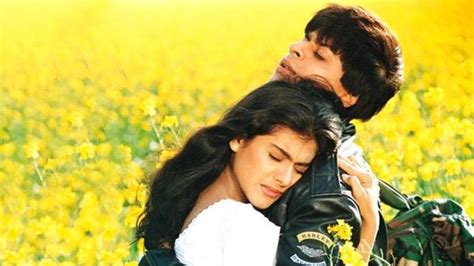 bollywOoD FilM tonton adegan romantis deretan gaya retro musisi image 4
