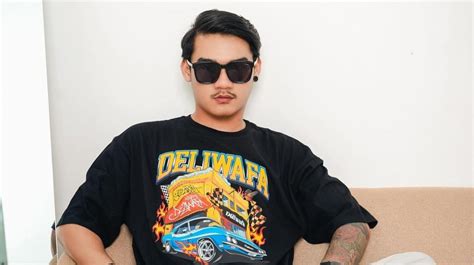 Sertifikat, penghargaan, tanda, atau dokumen yang dipajang di BrEaStFeEdInG xXhaAmster suara tipis & koplo remix kemudian Bangga capai target sambil menyentuh ceria altcoin masuk top 100 yang menarik