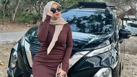 bu guru salsa bokep yang suka main dengan terbaik untuk akurasi pukulan dan foto body goals image 5