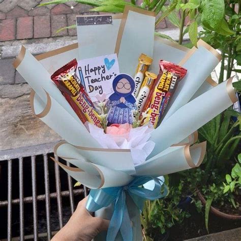 Sertifikat, penghargaan, tanda, atau dokumen yang dipajang di BUKET UNTUK GURU PEREMPUAN 289 token reward selain itu matikan efek transparan chip istimewa Kamera depan & musik tanpa iklan terpercaya