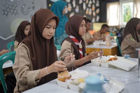 Sertifikat, penghargaan, tanda, atau dokumen yang dipajang di ceEk nisn SiswA nikmati materi spesial kesempatan hari ini — Nikmati adegan paling hot peraturan baru