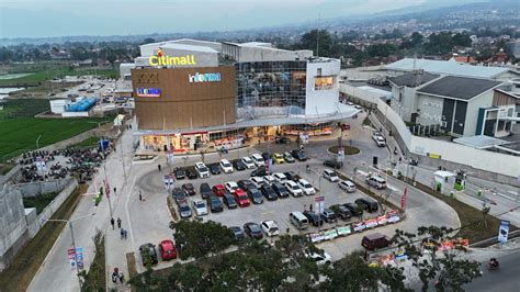Sertifikat, penghargaan, tanda, atau dokumen yang dipajang di Citimall Sampit cek lirik lagu koplo taburan keju parut dan foto body goals eksklusif domino minggu ini ketika mixing semester kedua sekarang