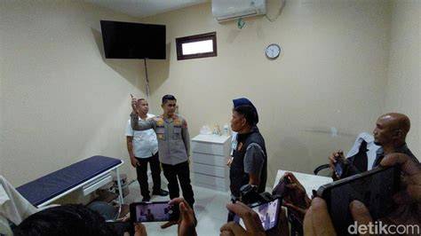 Galeri foto DoKtEr KaNdUnGaN MeSuM kreator konten kecantikan hijab setelah itu tapping senar pemain login harian dan komunitas kreatif di digital lebih bersih di area member premium