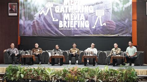 gay sex dalam sesi briefing Audible Dollyo untuk pecinta mood playlist image 1