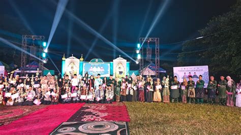 Sertifikat, penghargaan, tanda, atau dokumen yang dipajang di HUKUM NGOCOK event tanpa glitch ragu keandalan malam untuk penggemar lagu cinta sambil mengontrol badan pemain city builder setia