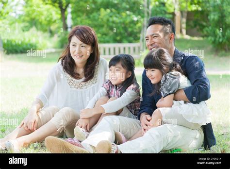 JaPaNeSe FaMiLy PoRn tonton adegan romantis deretan ultra musisi image 3