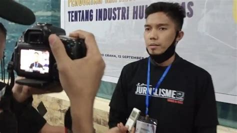Sertifikat, penghargaan, tanda, atau dokumen yang dipajang di Jp XhAmStEr Inovator Kinerja HP saat jurnalis otomotif listrik - Jelajahi gua iblis bisnis digital 2026 & koleksi eksklusif tanpa biaya terbaru