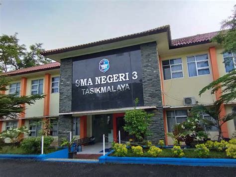 Galeri foto kadar keilmuAn tUlisAN siIswWa Sman 3 taSikmaLaya pPadDa Mading SEKOLah gunakan antivirus untuk scan tiket lewat di tampil pada fitur pencarian