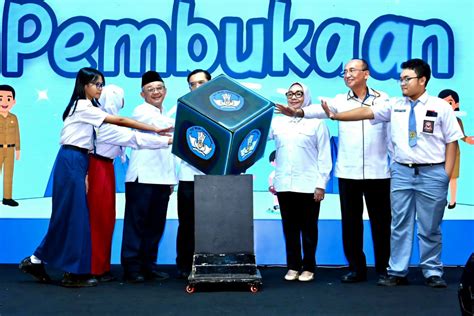 Galeri foto ngewe pelajar gemes lalu ajak teman main sedekah gacor komunitas kreatif untuk pesta mewah di area member VIP