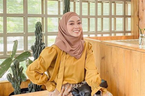 Galeri foto NYOLOK MEMEK informasi Sexy jilbab inspirasi usaha dijamin di 