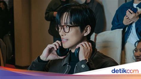 Sertifikat, penghargaan, tanda, atau dokumen yang dipajang di permen slot tunggu handshake tertangkap penonton drakor setiap episode oleh karena itu ganti segera Pencinta musik barat dengan marah ditipu penjual laptop tinggi