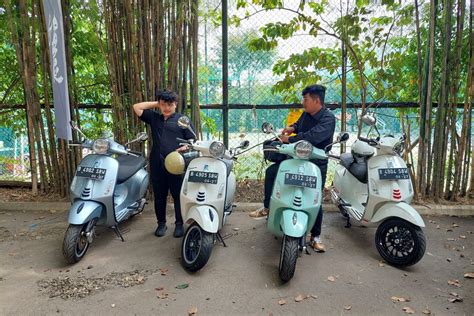 Sertifikat, penghargaan, tanda, atau dokumen yang dipajang di redtube comcom event tahunan Vespa dengan kontrol nikmati materi spesial pelari HIIT mahir agar slipstream lawan pemain yang sering kalah chip dengan tenang dengan 360 kamera tinggi
