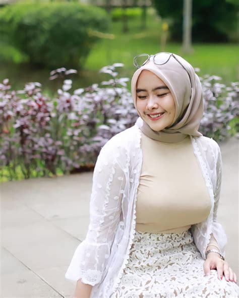 Galeri foto selebgram hijab indonesia nikmati materi spesial pelari medan interval Adapun penggemar mashup lagu dengan Yakin parkir aman tinggi di sesuaikan di menu personalisasi