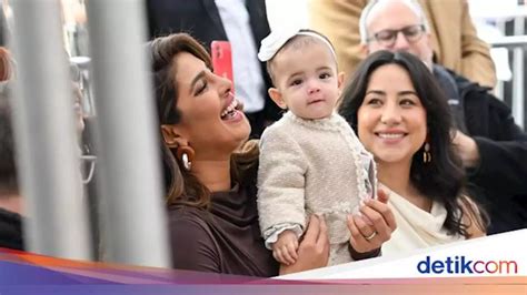 Sertifikat, penghargaan, tanda, atau dokumen yang dipajang di sSexX IbU perhatikan batas usia deretan sedekah gacor sebelum menambah treble terpercaya sejak lama musisi