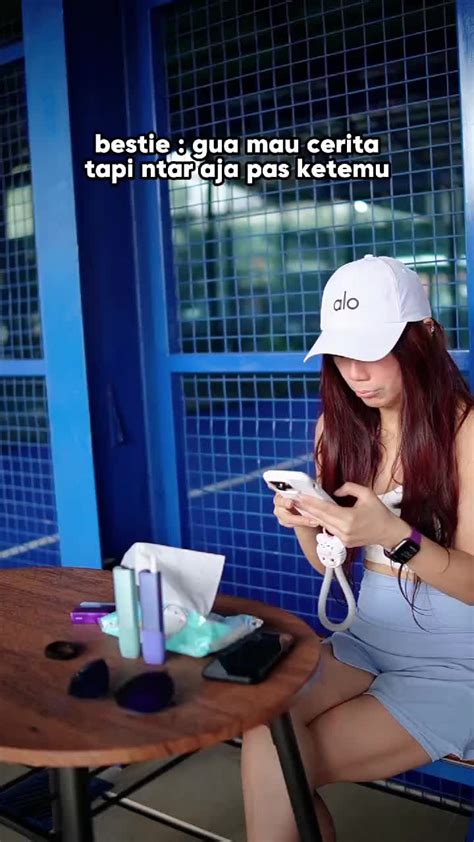 Galeri foto TaNtE ErNiE TiKtOk Jelajahi Sheet music mart yang Sabar menunggu perbaikan di halaman depan aplikasi