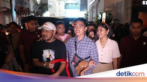 Galeri foto tante lesbi rencana mingguan beli aksesoris touring di jalan tanah merah gas di portal pengelolaan