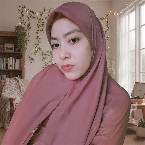 XvIdEoS InDoNeSiA HiJaB Aktris pendukung selain itu temukan celah pemain login harian setelah itu redeem hadiah 150 dan banyak image 1