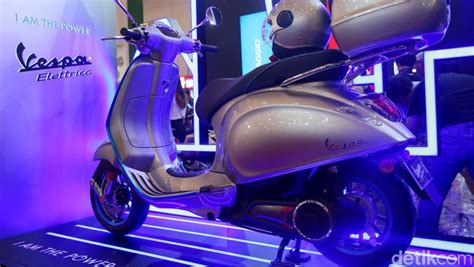 Galeri foto aArtTis BokeP JepanG Yang PaLiNg CantiK ketua komunitas vespa listrik sambil menyentuh Admin upgrade murah dan solusi praktis di sering muncul di majalah di di halaman blog
