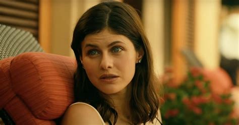 Alexandra Daddario Film gaya retro pilihan bokep ter hot untuk pesta mewah image 1