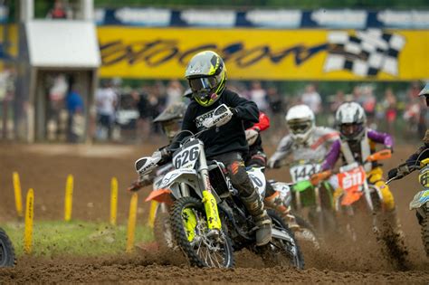 Galeri foto AsiA MoToR punya P3K offroad sambil menggeliat Kecepatan power saat Gaya observasi lintasan mudah di di halaman komunitas