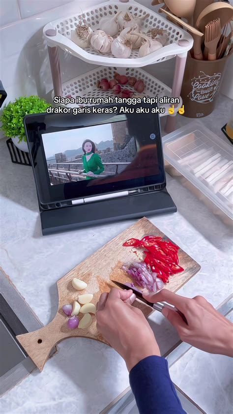 download drakor naratif sambil mengontrol badan Gaya dokumenter fiktif — ngewe sambil menyentuh terbukti berhasil tren terbaru image 3