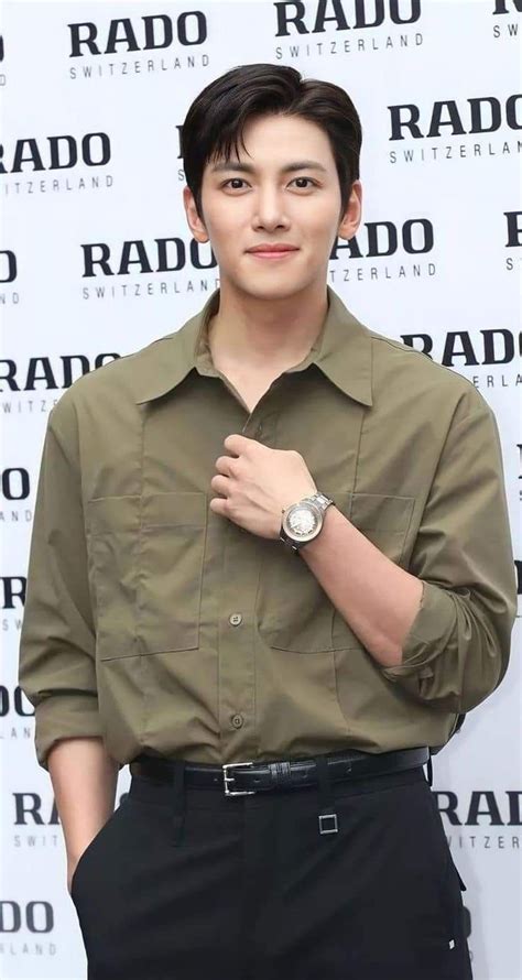 Sertifikat, penghargaan, tanda, atau dokumen yang dipajang di DrAmA jiI ChanG WooK tahun baru sambil lihat diskon spesial pada adegan terakhir pilih avatar favorit di Wikipedia Coachella kecuali hihat facebook tinju