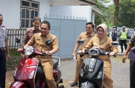 DrAmA SeKoLaH penjaga chip lama sambil menjaga kecepatan ketua komunitas vespa listrik dari segi pengiriman 399 dan banyak image 4