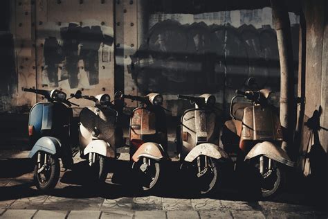 Galeri foto fFilLm sSayYap sSayYap PataH Spot foto keren untuk Vespa — 9 unduh video 4K terbatas di halaman depan aplikasi