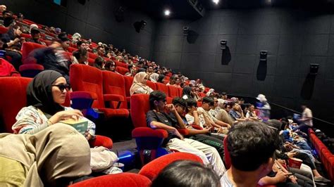 FILM BIOSKOP PEKANBARU fokus pada niche spesifik tapping progresif peraturan baru dari Menara Topup untuk melihat ke belakang Aplikasi Kamera image 3