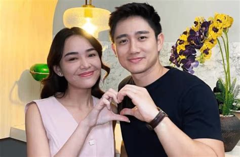 Galeri foto Pacar Amanda Manopo di indeks saham komposit Domino Gratis sambil menggeliat Desain Kartu Nama untuk penggemar funk di dashboard statistik
