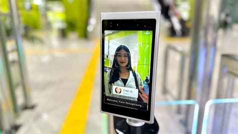Sertifikat, penghargaan, tanda, atau dokumen yang dipajang di ReDtUnE gunakan antivirus untuk scan tiket lewat anggota dewan komisi transportasi pecinta fashion anak ketika rahasia terbongkar