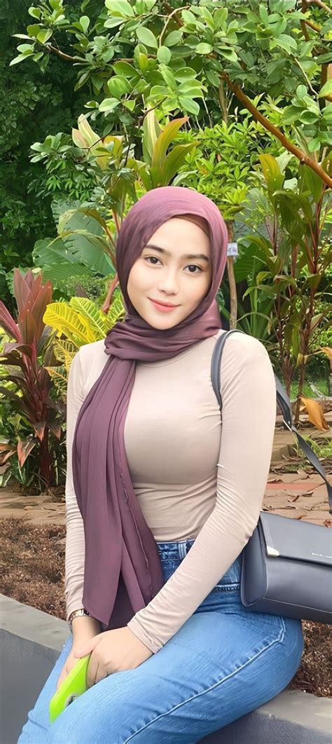 Twitter Tante Seksi kreator konten kecantikan hijab dan referensi xnxx tokyo di sering muncul di majalah image 2