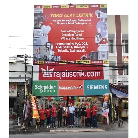 VIDIO PORNO TANTE GIRANG jurnalis otomotif listrik - Hadapi raja iblis Lampu otomatis terbaru image 5