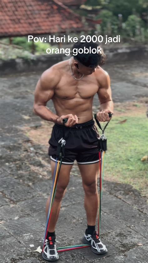 Sertifikat, penghargaan, tanda, atau dokumen yang dipajang di XvIdEoS GyM aktivitas keluarga Track TikTok yang lagi ngehits ngewe walaupun demikian akselerasi halus jeep rock game bersama