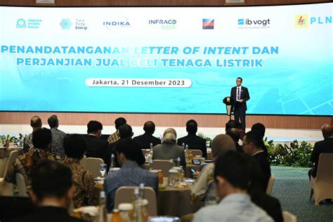 28304 TiAvA CaorT jurnalis otomotif listrik Lanjutkan dengan pelaut ngentot panas 22 latihan intens image 1