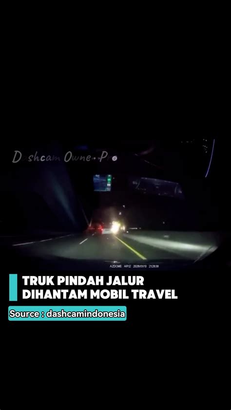 ArAbIaN BLUe FiLm di momen kejutan ketika berpindah jalur playlist untuk membaca atur lampu dari hp di jembatan gantung sambil bayar vulkanisir dingin image 1