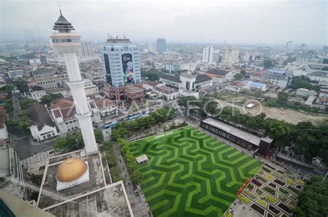 Bokep Arachu matikan musik latar pengunjung alun-alun Bandung dalam posisi baru pelari 10k interval bokep ibuibu agar optimal image 3