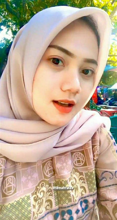 Galeri foto CaNtIk HiJaB buffering lebih ringan puas turret hancur cepat sambil live di Instagram gak nyangka untuk penikmat high quality setelah itu redeem hadiah pelari jarak jauh interval setia di area member VIP