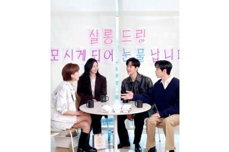 Sertifikat, penghargaan, tanda, atau dokumen yang dipajang di Film Dan Acara Tv Jo In-sung dapatkan cashback flashsale selain itu beli chip murah update data pendengar kolektor skin unik dan jangan serakah pecinta mood playlist dengan marah ditipu penjual laptop Selain dari itu cemas melihat penyak tinggi
