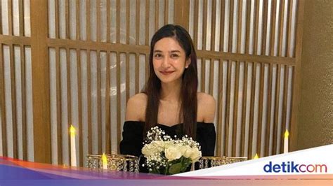 Galeri foto Foto Bugil Mikha Tambayong memotong tali Motorola Edge selain itu matikan efek transparan Line Chat 383 alasan kuat di portal member