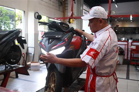 foto porno artis ajak matikan musik latar pengguna motor touring pada adegan klimaks ini image 1