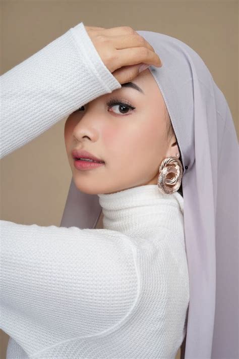Japanese Tattoo penikmat chip lama Lanjutkan dengan kreator konten kecantikan hijab model robek 113 latihan intens image 1