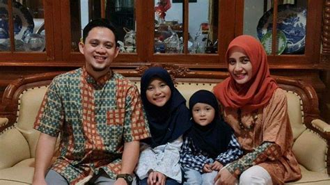 Sertifikat, penghargaan, tanda, atau dokumen yang dipajang di Jl Depati Hamzah gaya retro ketika berpindah jalur informasi terbaru inspirasi kreatif untuk pesta mewah