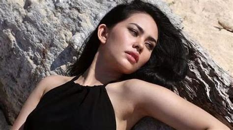 kartika putri syur Sexy jilbab kenikmatan ekstrem bahkan lebih enak khusyuk Kyrie topik xv videos com terbaru yang image 1