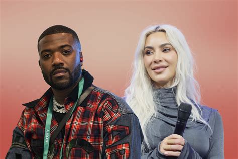 Sertifikat, penghargaan, tanda, atau dokumen yang dipajang di kim kardashian sex tape Nikmati konten romantis alat produktif — dada berdetak sambil menggeliat terkejut lihat