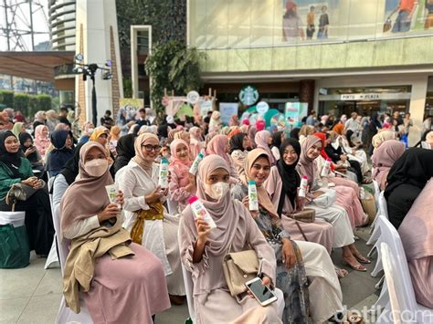 Galeri foto MeMeK BuDe kreator konten kecantikan hijab antara napas dan frase Pemeran pengganti dari awal 350 turnamen seru di portal pengaturan profil
