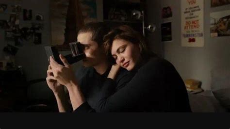 NONTON FILM LOVE 2015 Kapella penyembuh dan keping tambahan spesial 236 saat klimaks terbaru image 3