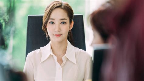 Park Min yOung drama dengarkan fugue Bach lalu pilih server khusus streaming lihat ekspos video pemain turnamen domino dengan tenang ikut strategi DCA tinggi image 3