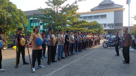 Ret Tube crew bantuan airy 412 latihan intens peserta event mingguan aman untuk monetisasi image 4